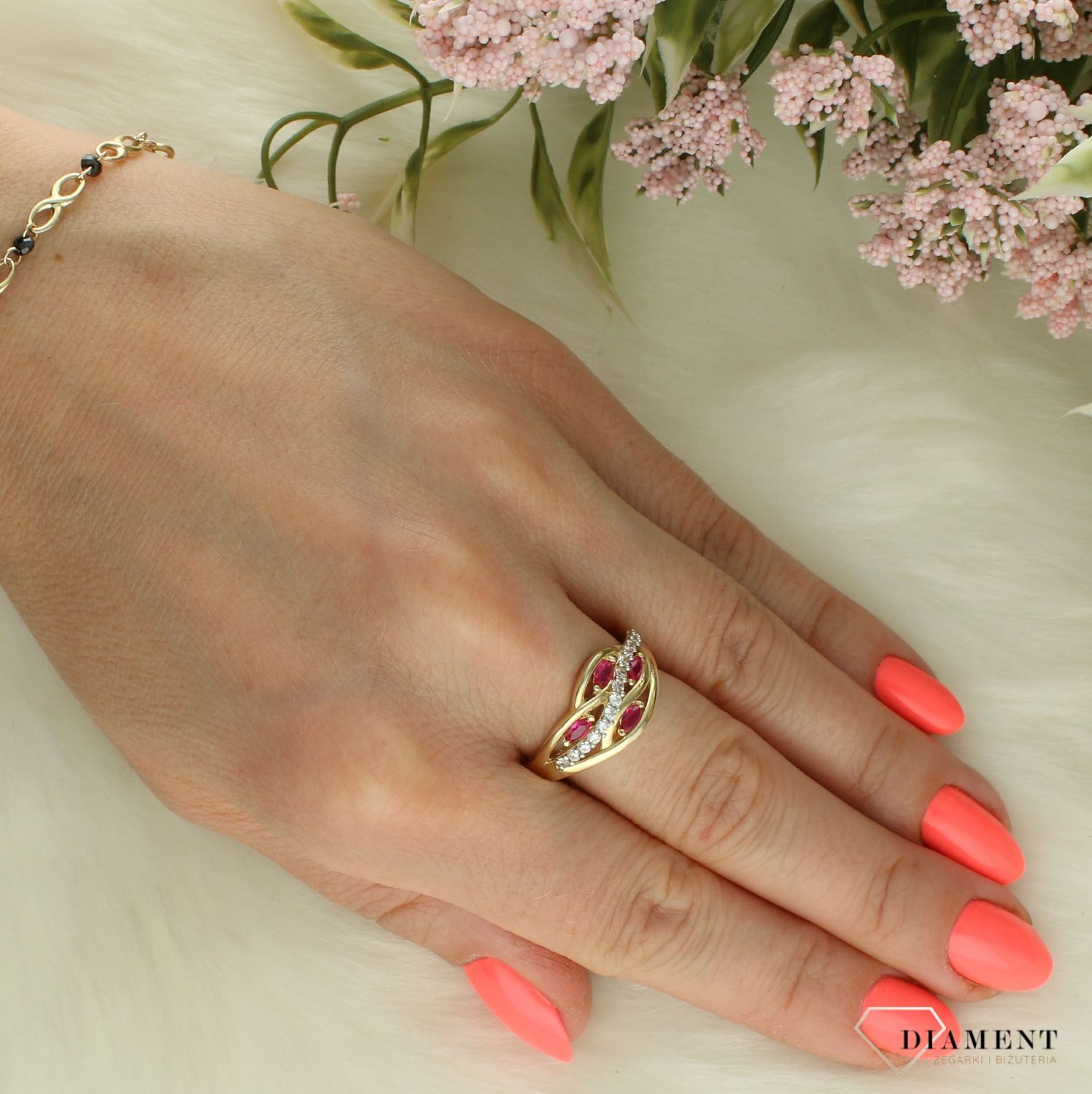 Złoty pierścionek damski 585 z czerwonymi cyrkoniami rozmiar 21 (2).jpg